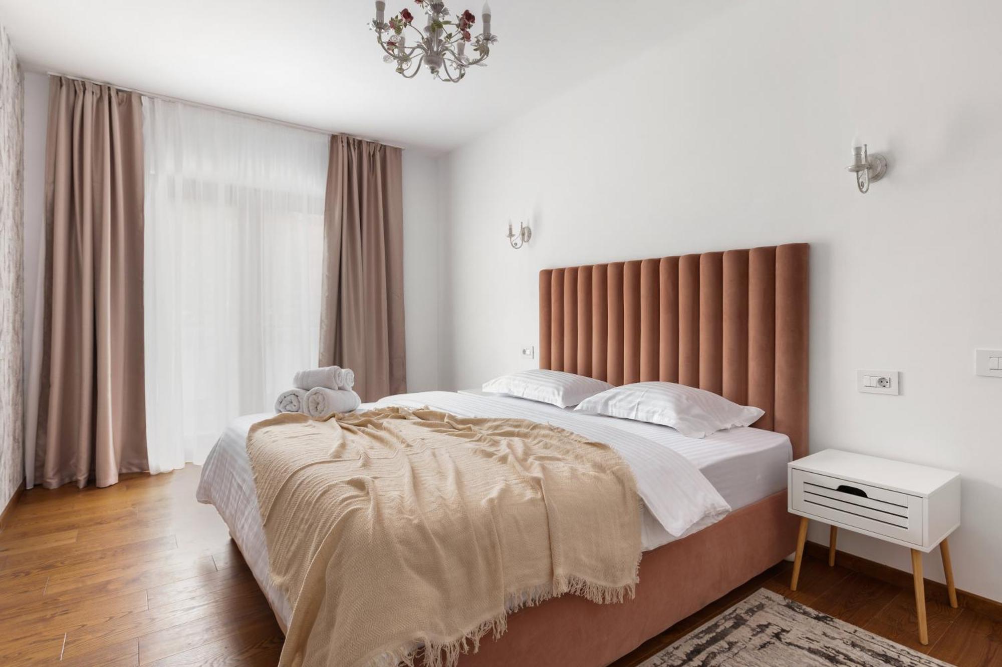 Peak Aparthotel - Old Town - By Cityhost Braszów Zewnętrze zdjęcie