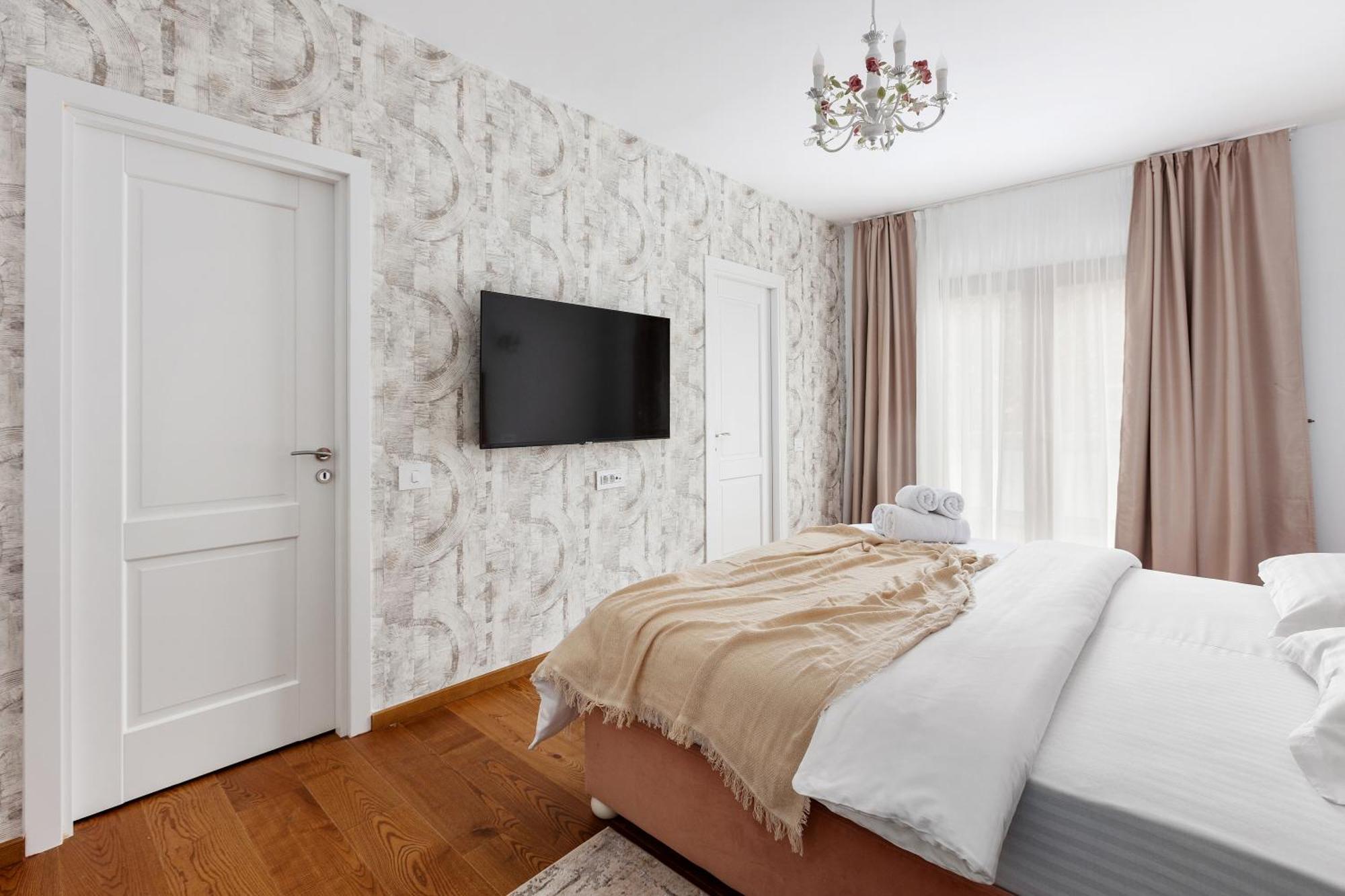 Peak Aparthotel - Old Town - By Cityhost Braszów Zewnętrze zdjęcie