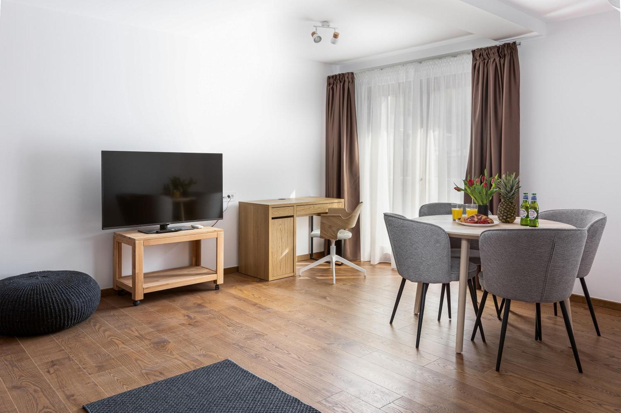 Peak Aparthotel - Old Town - By Cityhost Braszów Zewnętrze zdjęcie